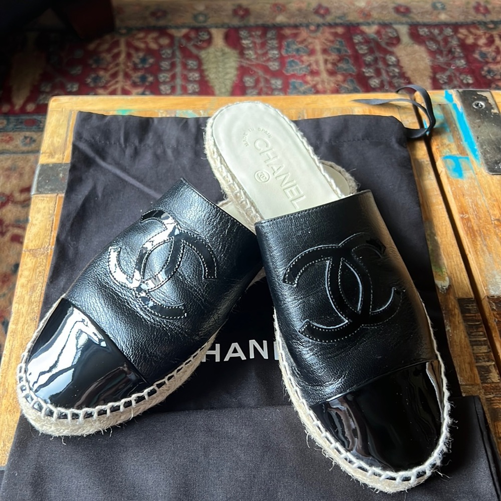 Chanel espadrille black mules